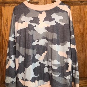 Pink soft camouflage sweatshirt lightweight!
